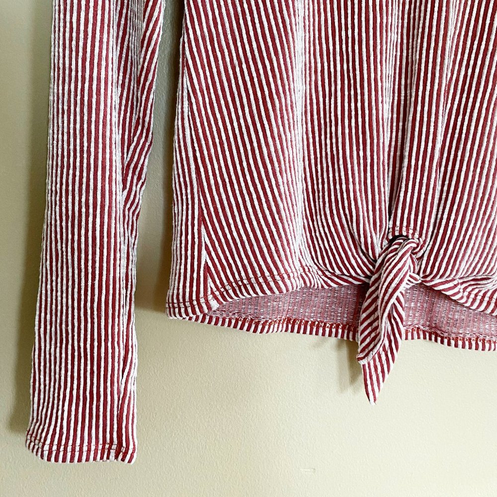 caution to the wind vertical stripe LS vneck top - Picture 3 of 4
